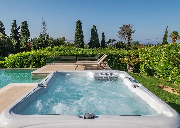 Phillyrea Luxury Cos