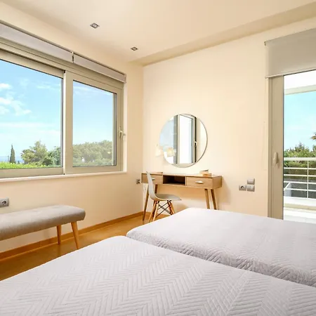 Phillyrea Luxury Villa *