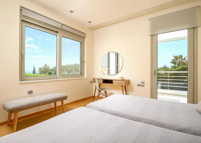 Phillyrea Luxury Villa *