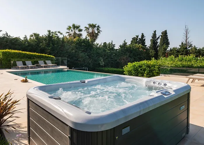 Phillyrea Luxury Villa