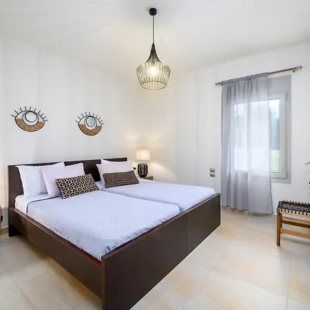 Вілла Phillyrea Luxury *